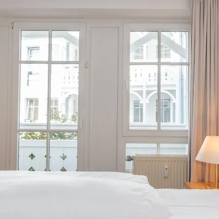 Apartment 723, Seepark